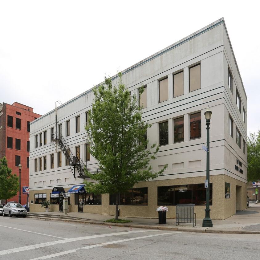 Downtown Retail / Office sold in Houston